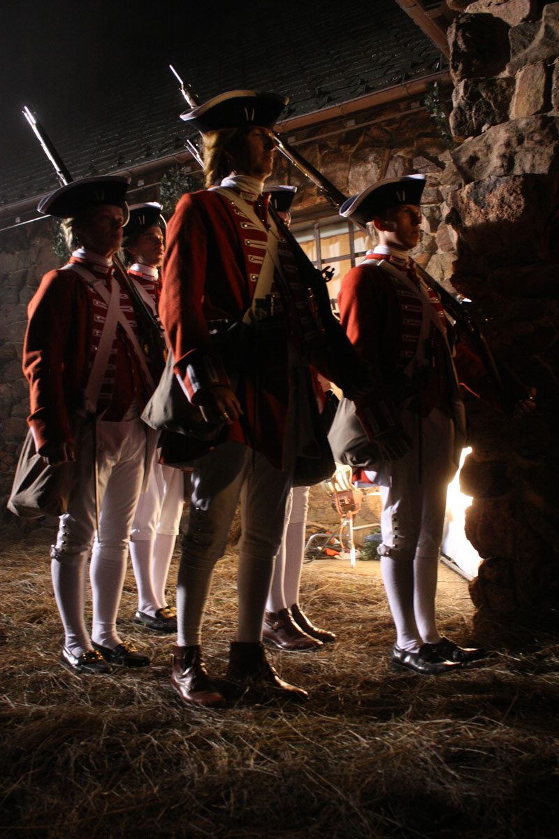 redcoats at the door of the inn